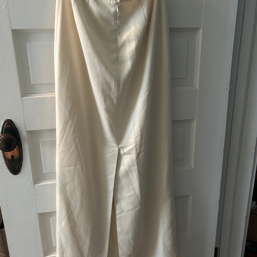 Dress - Picture 3 of 4